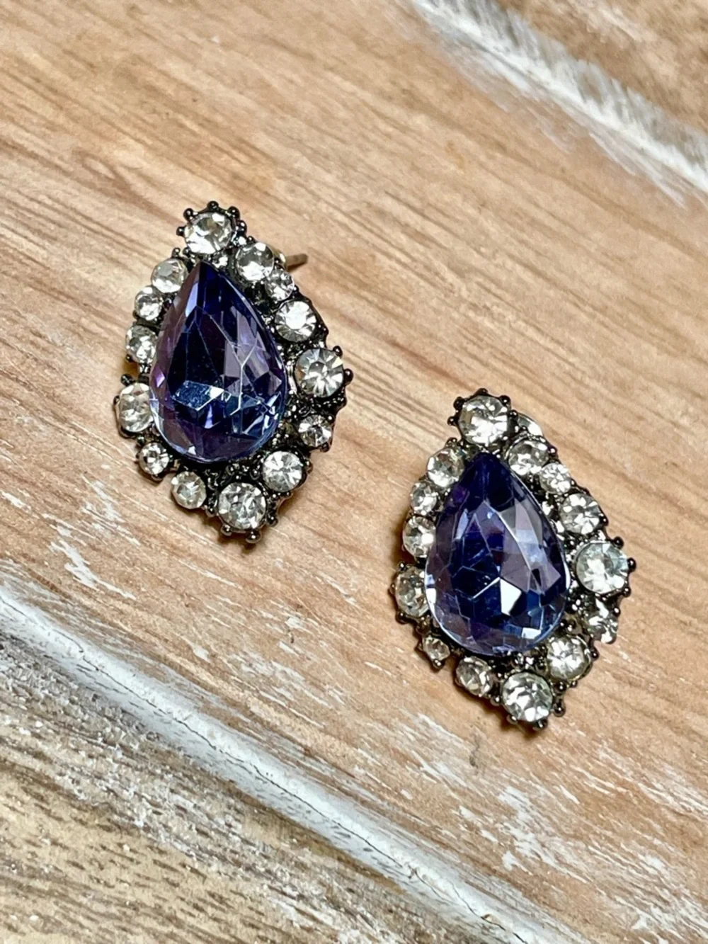 Elegant Blue Teardrop Crystal Stud Earrings